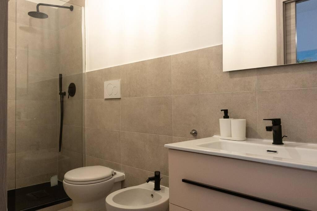 Private Room: The Port Apartment Scirocco Livorno Eksteriør bilde